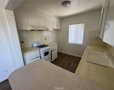 1418 S 4th - Photo Thumbnail 3
