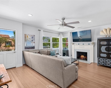 2049 E Ocean Boulevard - Photo Thumbnail 4