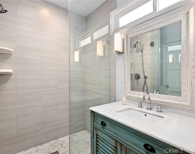 2049 E Ocean Boulevard - Photo Thumbnail 11