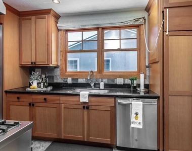 978 N 3rd Street - Photo Thumbnail 5