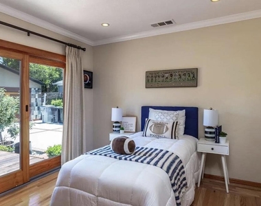 978 N 3rd Street - Photo Thumbnail 8