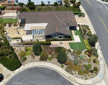 32201 Sea Island Drive - Photo Thumbnail 4