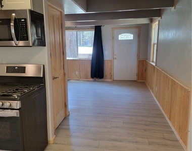 221 Imperial - Photo Thumbnail 7