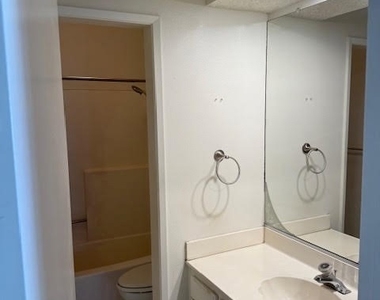 25671 Lawton Avenue - Photo Thumbnail 4