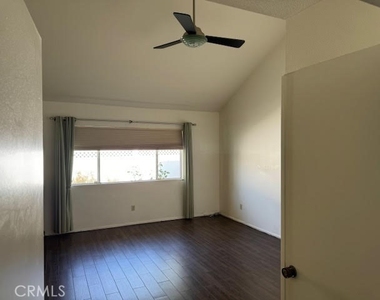 25671 Lawton Avenue - Photo Thumbnail 6