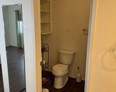 25671 Lawton Avenue - Photo Thumbnail 11