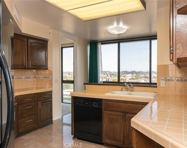 222 Monterey Road - Photo Thumbnail 13