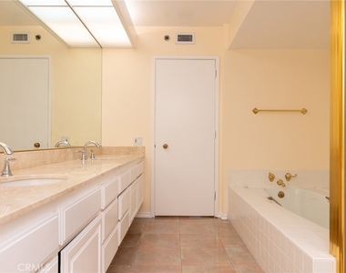 222 Monterey Road - Photo Thumbnail 23