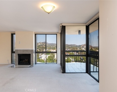 222 Monterey Road - Photo Thumbnail 6
