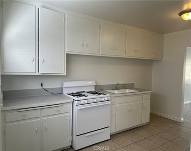 5147 Canoga Street - Photo Thumbnail 6