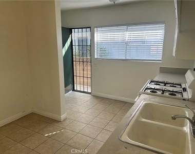 5147 Canoga Street - Photo Thumbnail 4