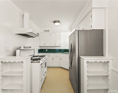 1745 N Mariposa - Photo Thumbnail 6