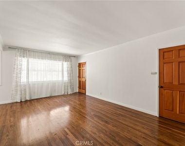 1745 N Mariposa - Photo Thumbnail 4