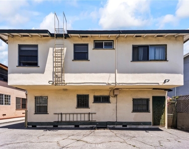 1745 N Mariposa - Photo Thumbnail 15