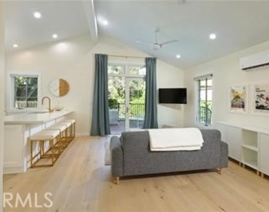 214 Sierra Madre Boulevard - Photo Thumbnail 1
