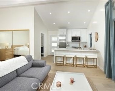 214 Sierra Madre Boulevard - Photo Thumbnail 4
