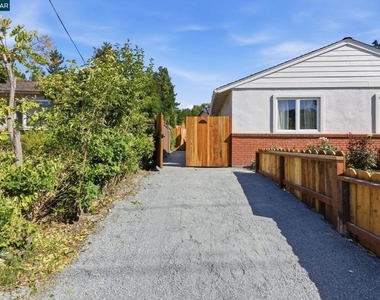 3196 Rohrer Drive - Photo Thumbnail 25