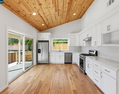 3196 Rohrer Drive - Photo Thumbnail 4
