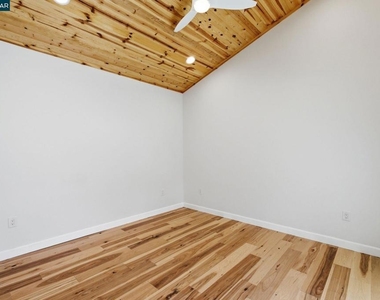 3196 Rohrer Drive - Photo Thumbnail 11