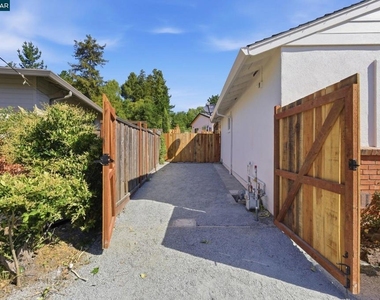 3196 Rohrer Drive - Photo Thumbnail 26