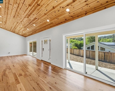 3196 Rohrer Drive - Photo Thumbnail 7