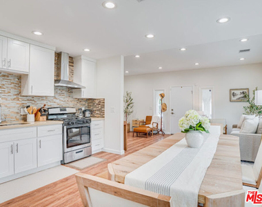 1836 Lake Street - Photo Thumbnail 11