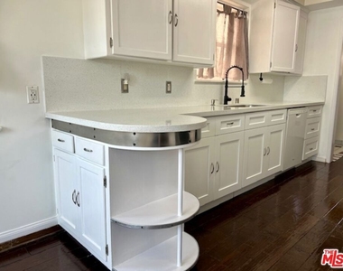 11036 Culver Boulevard - Photo Thumbnail 6