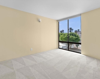 4265 Marina City Drive - Photo Thumbnail 17