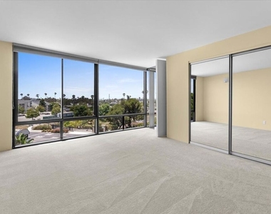 4265 Marina City Drive - Photo Thumbnail 24