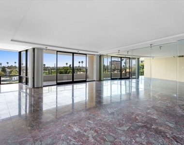 4265 Marina City Drive - Photo Thumbnail 6