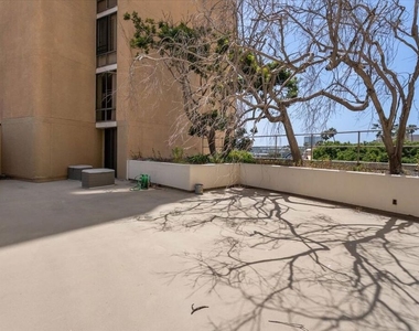 4265 Marina City Drive - Photo Thumbnail 16