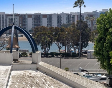 4265 Marina City Drive - Photo Thumbnail 11