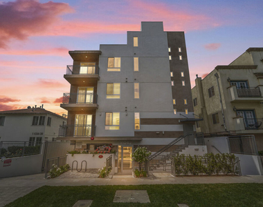 11042 La Maida Street - Photo Thumbnail 19