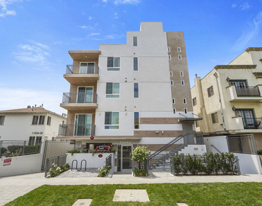 11042 La Maida Street - Photo Thumbnail 21