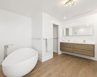 43 Sea Colony Drive - Photo Thumbnail 9