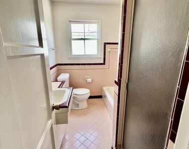 8345 Loyola Boulevard - Photo Thumbnail 8