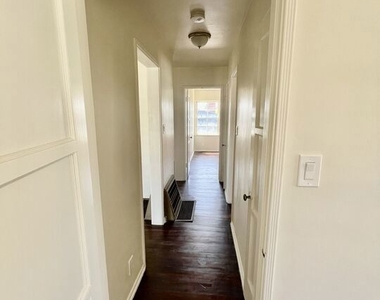 8345 Loyola Boulevard - Photo Thumbnail 7