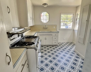8345 Loyola Boulevard - Photo Thumbnail 3