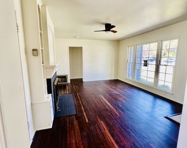 8345 Loyola Boulevard - Photo Thumbnail 2