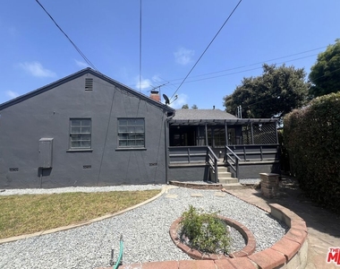 8345 Loyola Boulevard - Photo Thumbnail 11