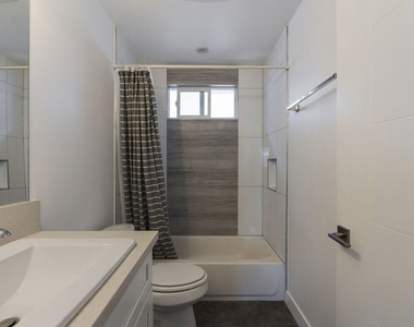5645 1/2 Willowcrest Avenue - Photo Thumbnail 12
