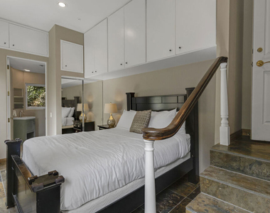 10023 Westwanda Drive - Photo Thumbnail 44