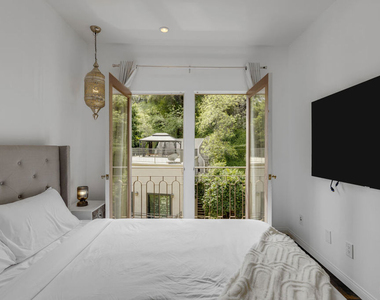 10023 Westwanda Drive - Photo Thumbnail 42