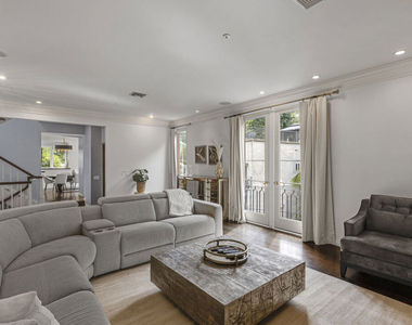 10023 Westwanda Drive - Photo Thumbnail 20