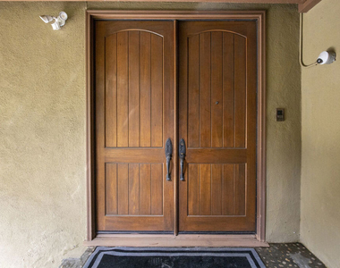 10023 Westwanda Drive - Photo Thumbnail 12