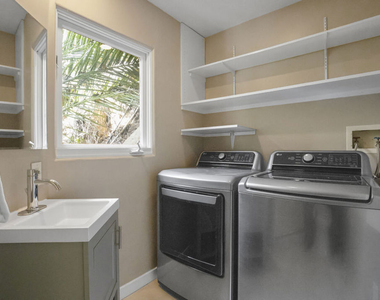 10023 Westwanda Drive - Photo Thumbnail 48