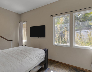 10023 Westwanda Drive - Photo Thumbnail 46