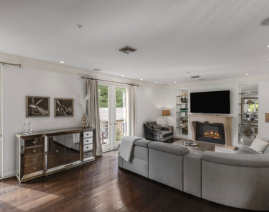 10023 Westwanda Drive - Photo Thumbnail 21