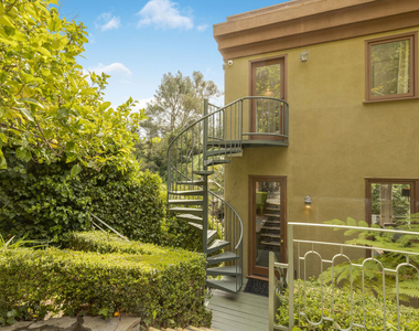 10023 Westwanda Drive - Photo Thumbnail 5