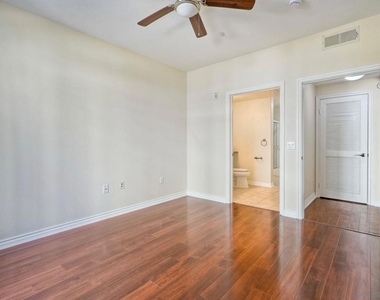 9253 Regents Road - Photo Thumbnail 19